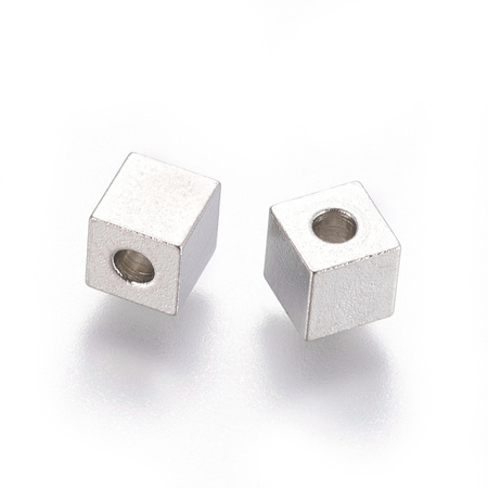 Kostka Przekładka Stal Chirurgiczna 8x8mm otwór 4mm