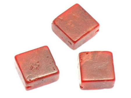 Koral rekonstruowany czerwony kwadrat 10x10x6mm 