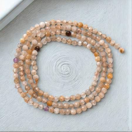 Kamień księżycowy moonstone - kamień intuicji, kobiecości i harmonii - kula fasetowana 2 mm