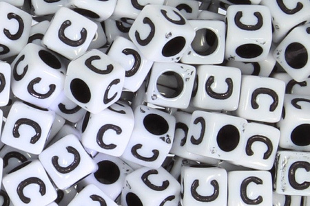 Koraliki Akrylowe Kostki Alfabet Literki 6x6mm "C"