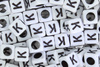 Koraliki Akrylowe Kostki Alfabet Literki 6x6mm "K"